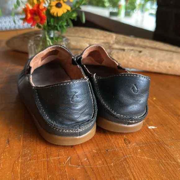 Olukai Nohea nubuck black leather convertible slip on loafer/shoe. Size 7.5 - Picture 5 of 9